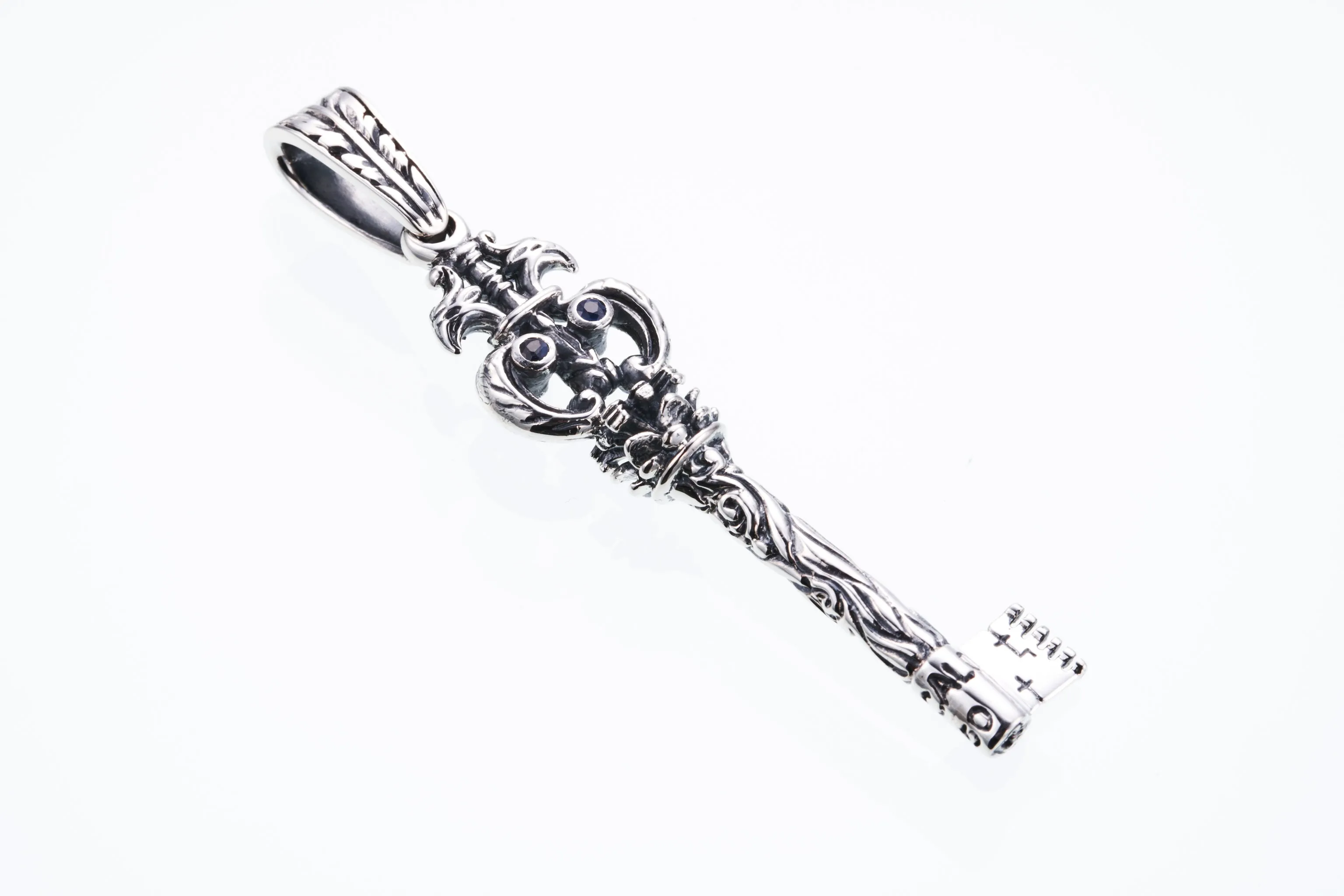 Antique Key : Type2 (Garnet & Sapphire)