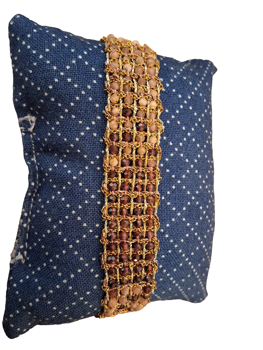 Jaipur Hand loom gold plated bracelet - rhodocrosite & Garnet
