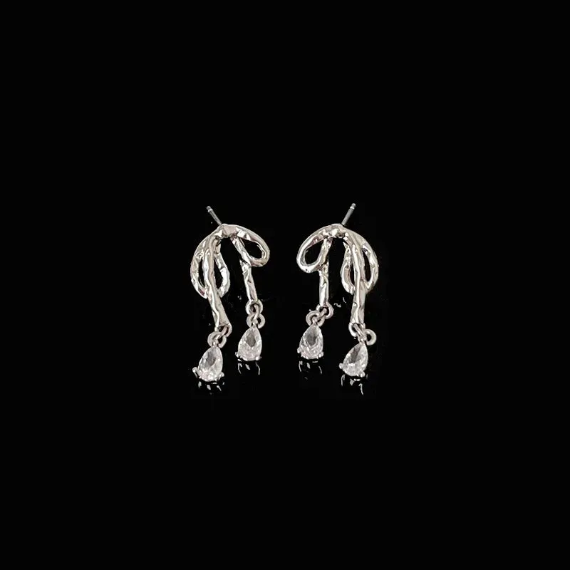 TAVIMART  -  Metal Bow Knot Zircon Earrings Women's Sweet Cute Elegant Fashion Earring